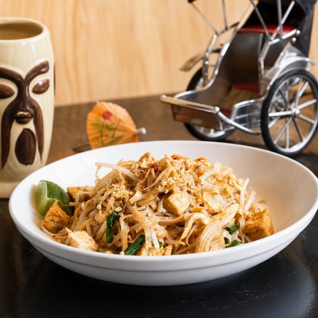 Chicken Pad Thai.